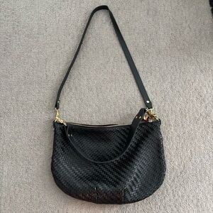 Clare V Moyen Messenger in Black Zig Zag